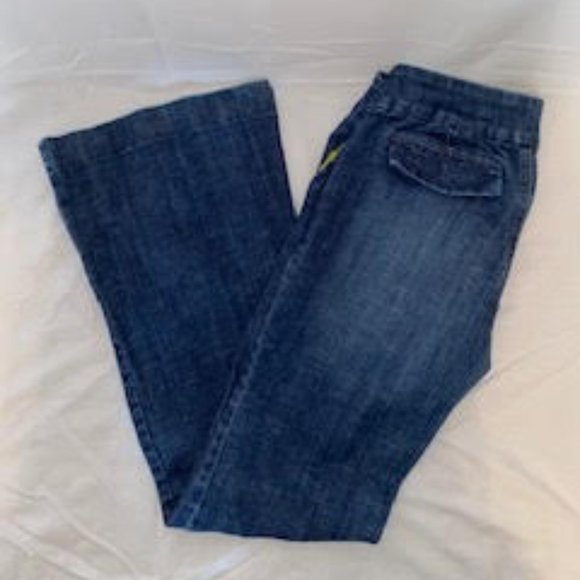 Flare bottom Jeans - Picture 2 of 4